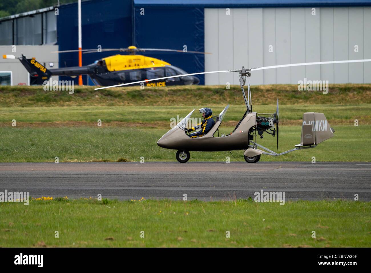 North Weald Essex, Großbritannien. Mai 2020. Allgemeine Luftfahrt (Privat- und Freizeitflüge) Lebenslauf in England, North Weald Airfield wieder eröffnet nach der Sperrung für Zivil-und Privatflüge vorbehaltlich strenger sozialer Distanzierungsrichtlinien RotorSport UK MTOsport Credit: Ian Davidson/Alamy Live News Stockfoto