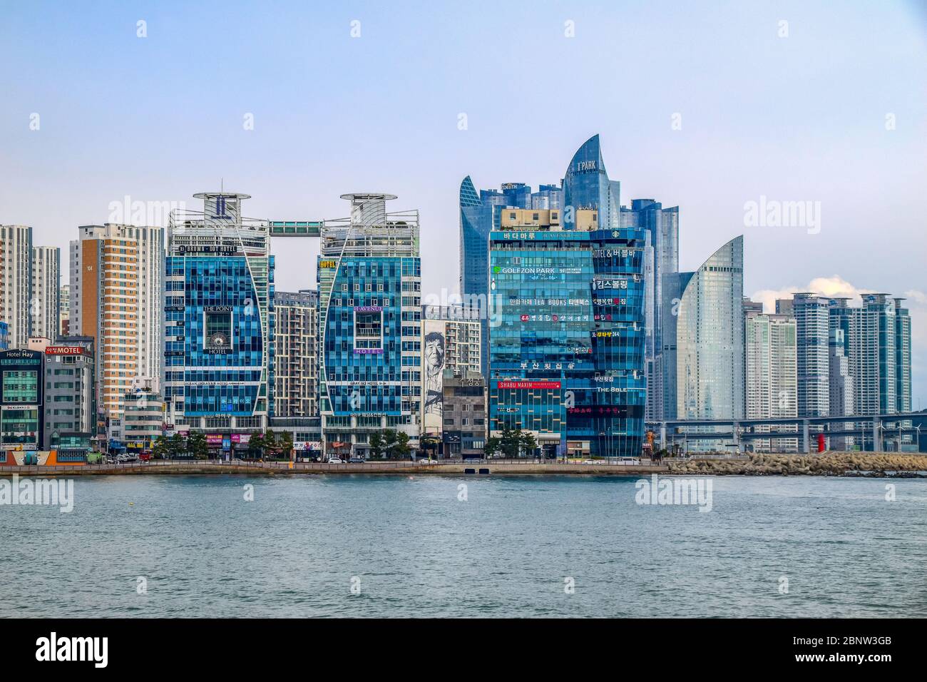 Busan, Südkorea 1/17/2020 Busan Gwangalli Beach oder Gwangan Beach Landscape Stockfoto
