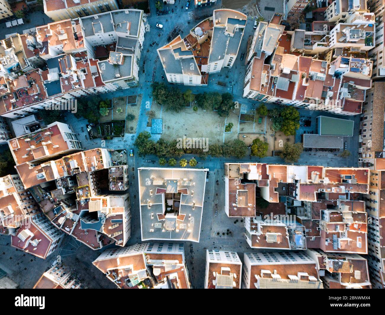 Fußballplatz in Jardins forat de la vergonya raval Nachbarschaft Luftaufnahme Barcelona Katalonien Spanien der Garten des Loches begann im Jahr 2000 von einem Stockfoto