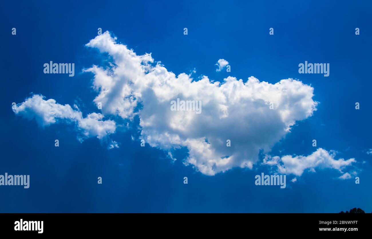 Tyndall Effekt Stockfotos Und Bilder Kaufen Alamy