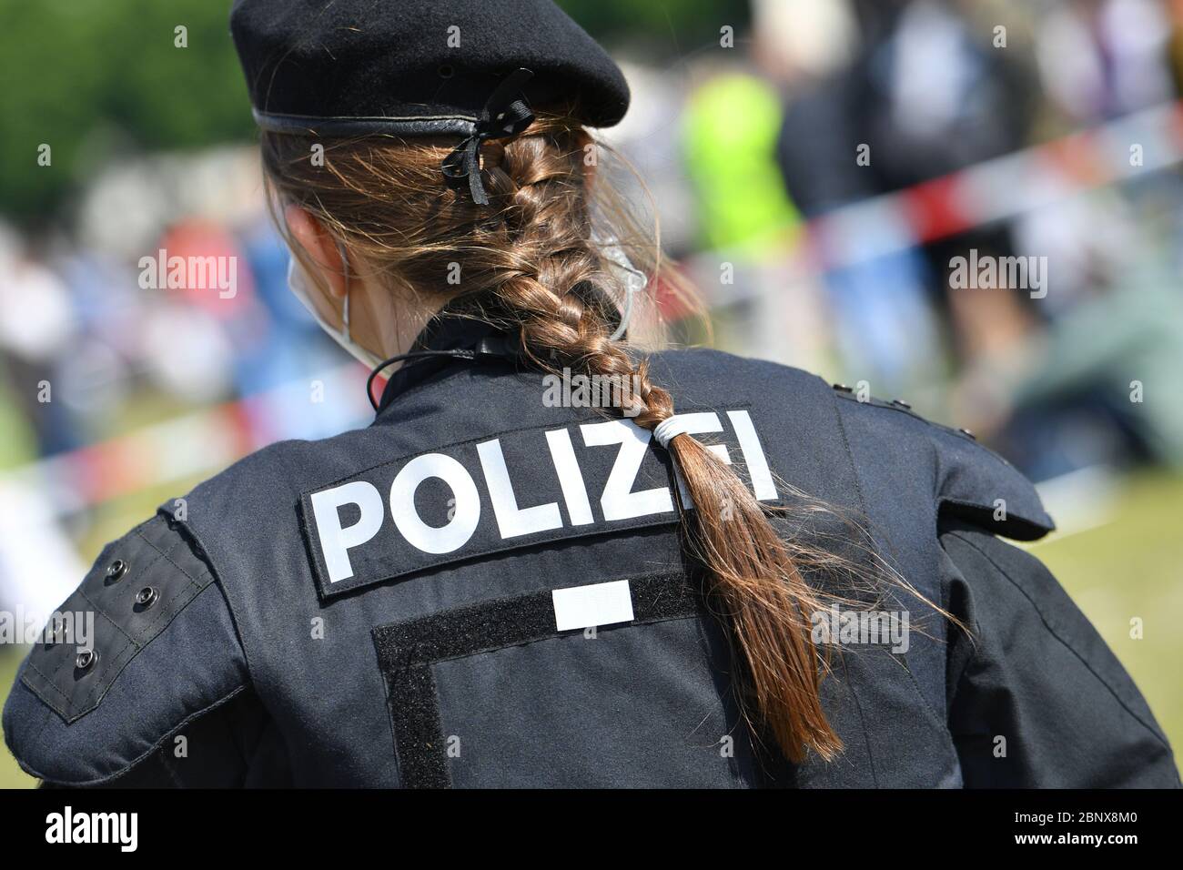 Polizistin bayern -Fotos und -Bildmaterial in hoher Auflösung – Alamy