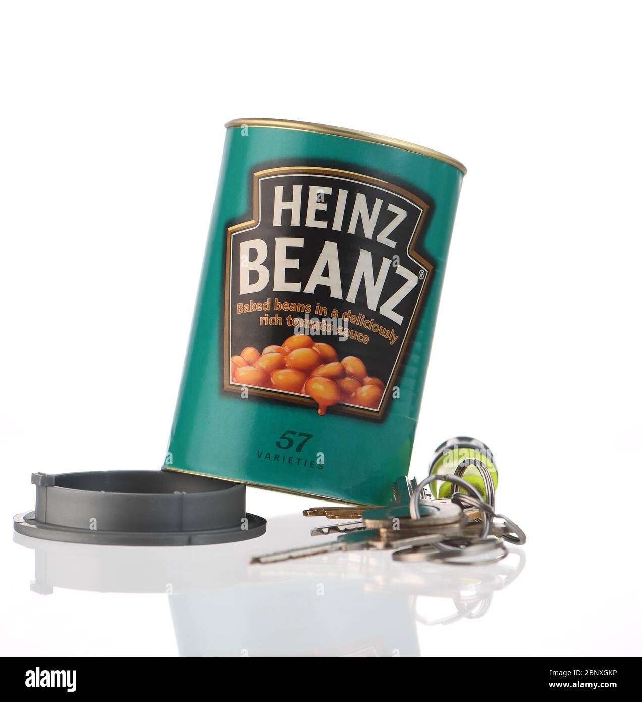 SicherheitsDose, eine gefälschte Heinz beanz Dose, die einen falschen Boden hat, damit man Wertsachen darin verstecken kann. Stockfoto