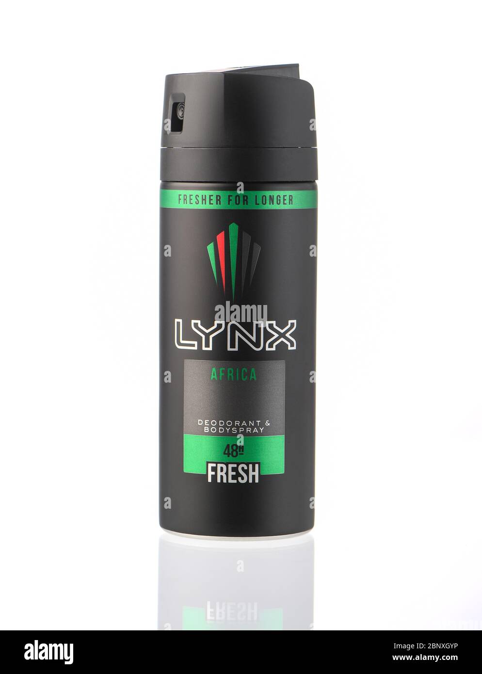Eine Dose Africa Lynx Deodorant bodyspray fotografiert im Studio isoliert vor einer weißen Kulisse mit Reflexion. Stockfoto