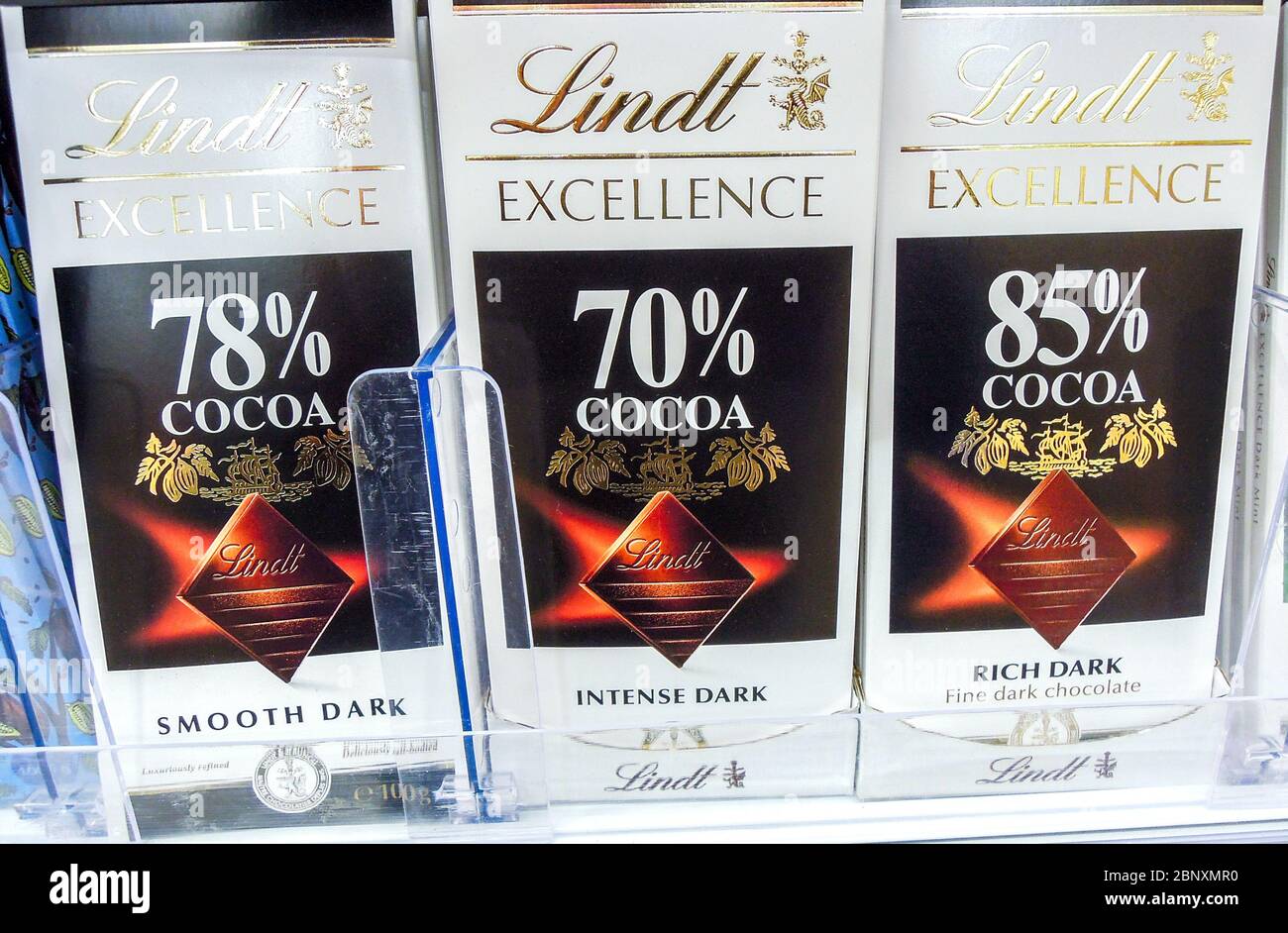 Lindt Pralinen Stockfotos Und Bilder Kaufen Alamy