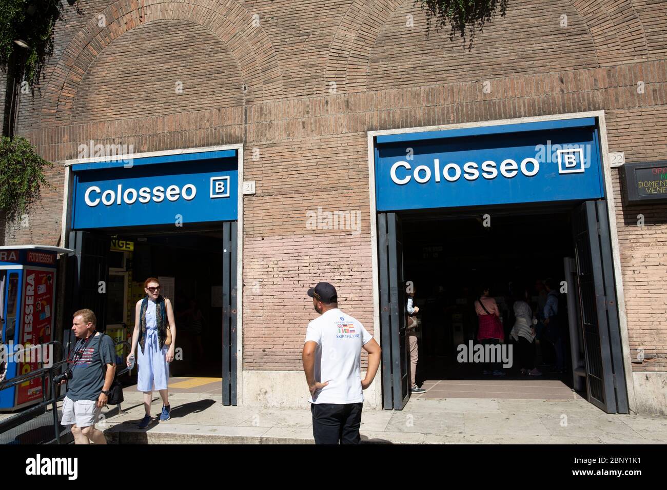 Rom U-Bahn-Station Colosseo vor allem von Besuchern der verwendet Altes kolosseum, Italien Stockfoto