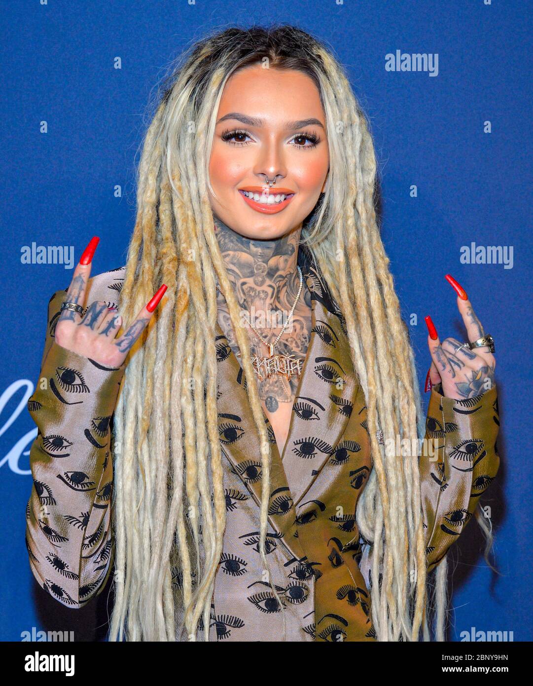 pic Zahavia https www alamy de new york ny 05 feb 2020 zhavia ward nimmt an der amfar new york gala 2020 teil image357715393 html