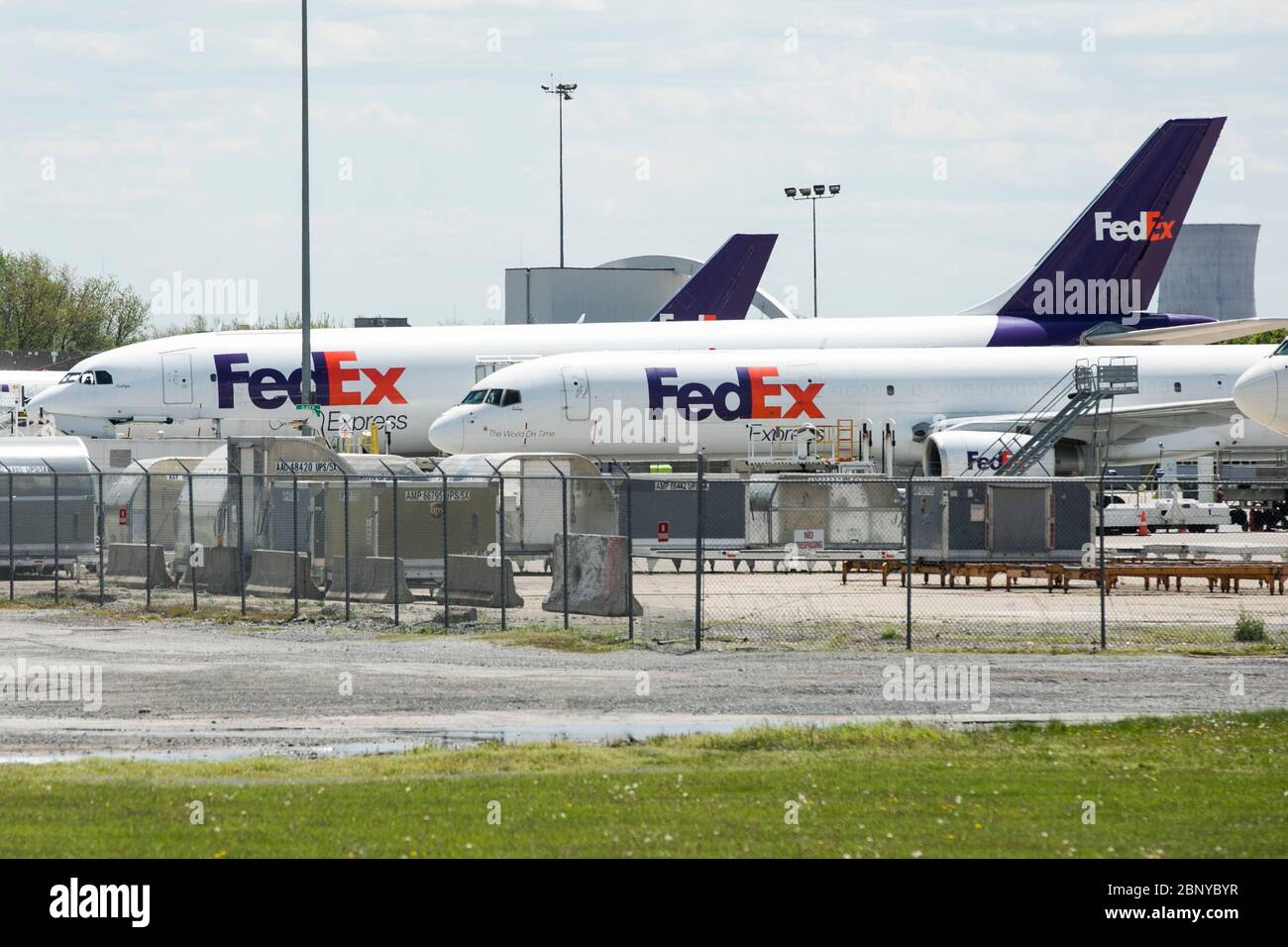 FedEx Express-Flugzeug in Middletown, Pennsylvania am 4. Mai 2020. Stockfoto