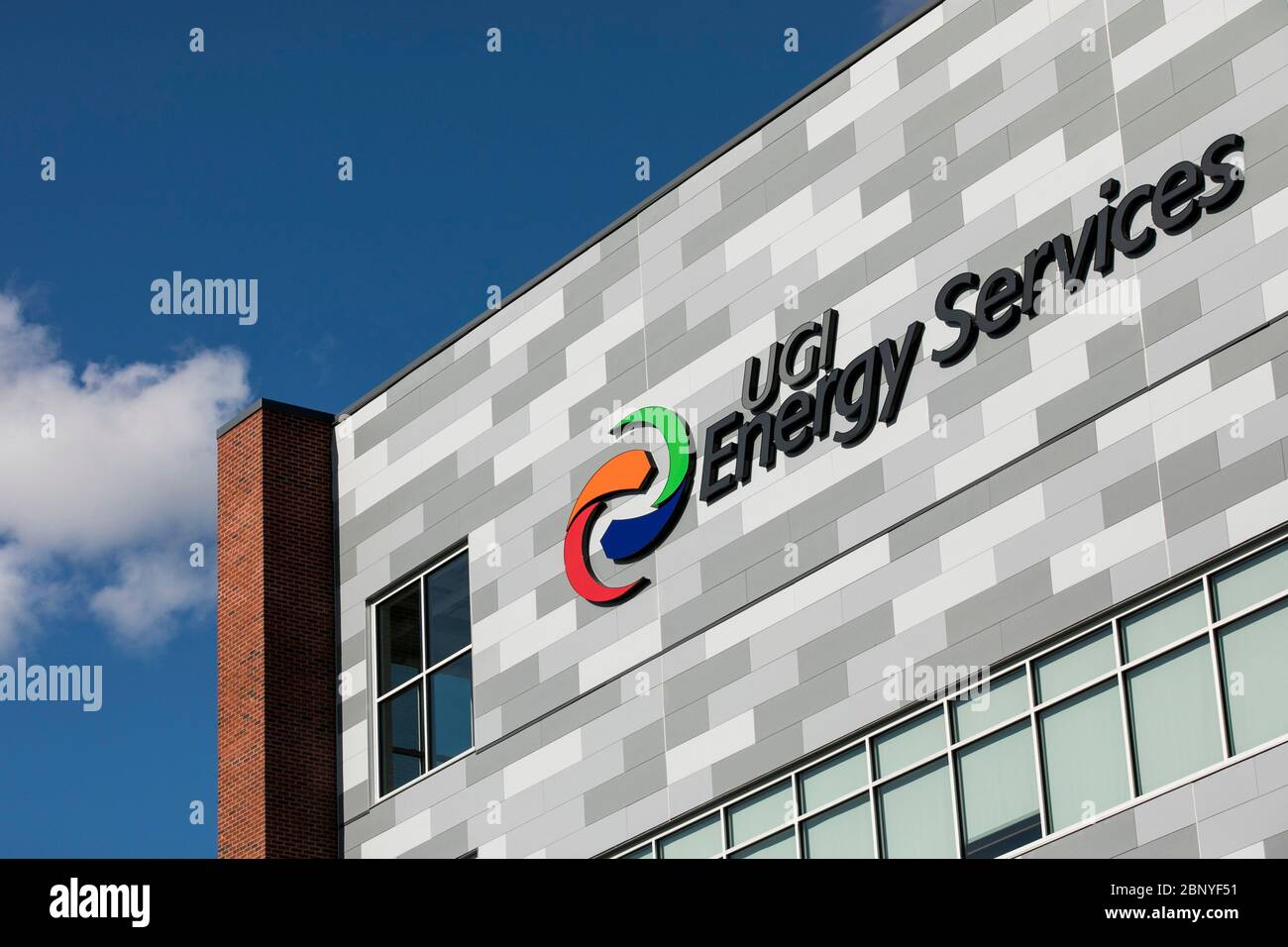 Ein Logo-Schild vor einer Anlage, die von UGI Energy Services in Wyomissing, Pennsylvania, am 4. Mai 2020 besetzt wurde. Stockfoto