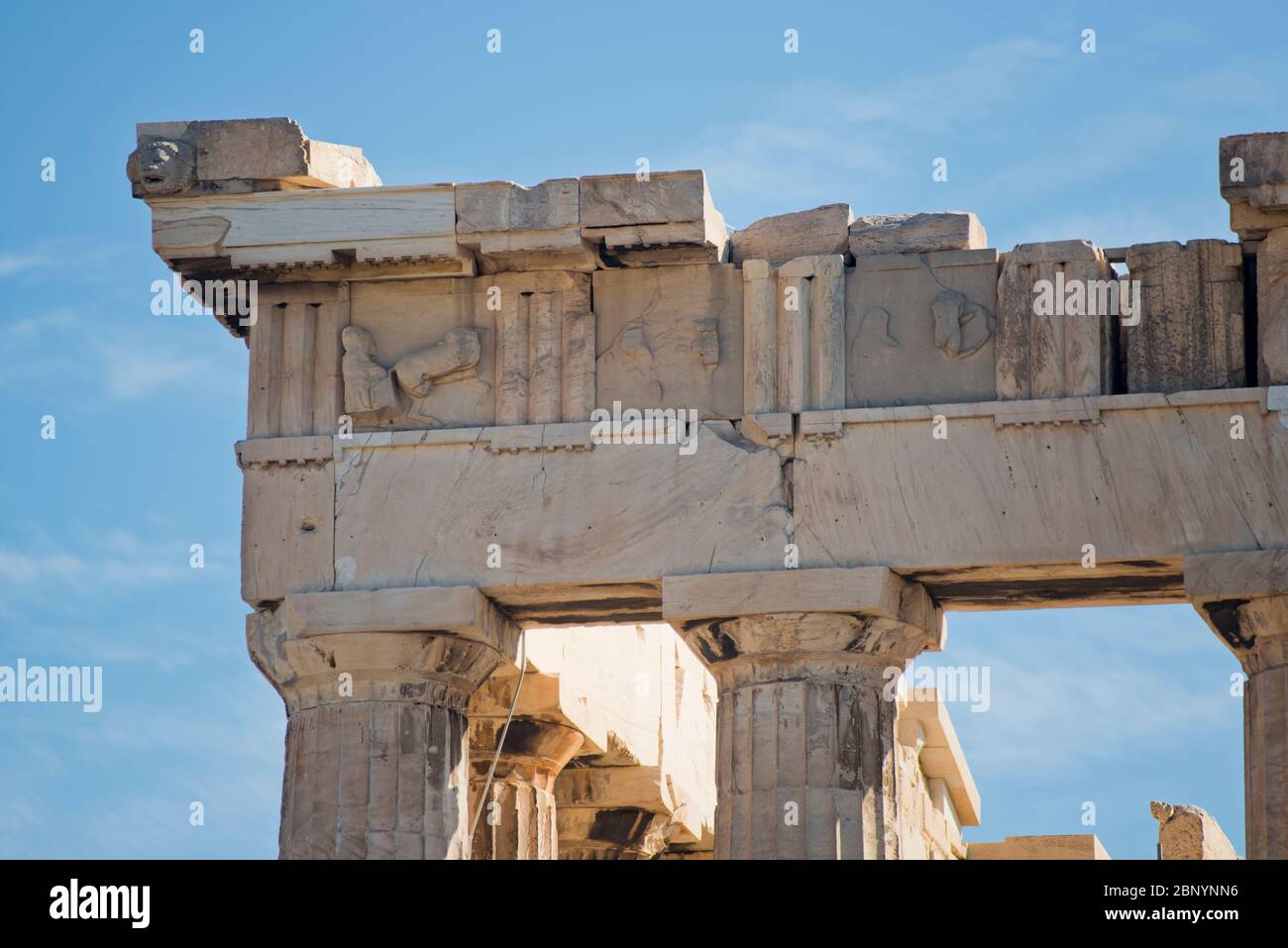 Der Parthenon, Detail der dorischen Hauptstadt. Akropolis von Athen, Griechenland Stockfoto