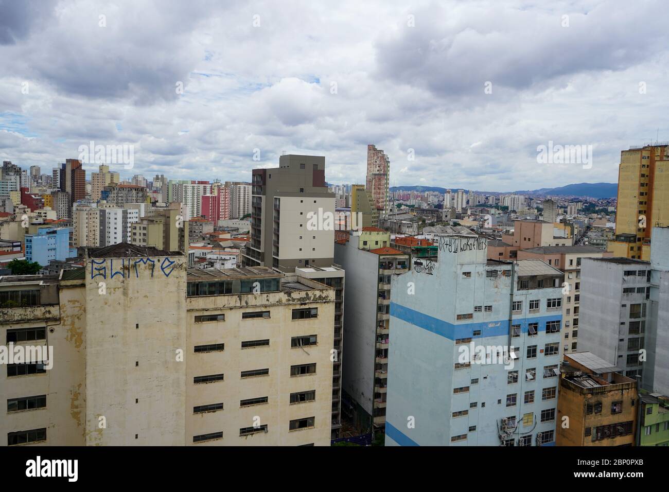 Betondschungel von Sao Paulo. Die bevölkerungsreichste Stadt des größten Landes Südamerikas. Februar 2020 Stockfoto