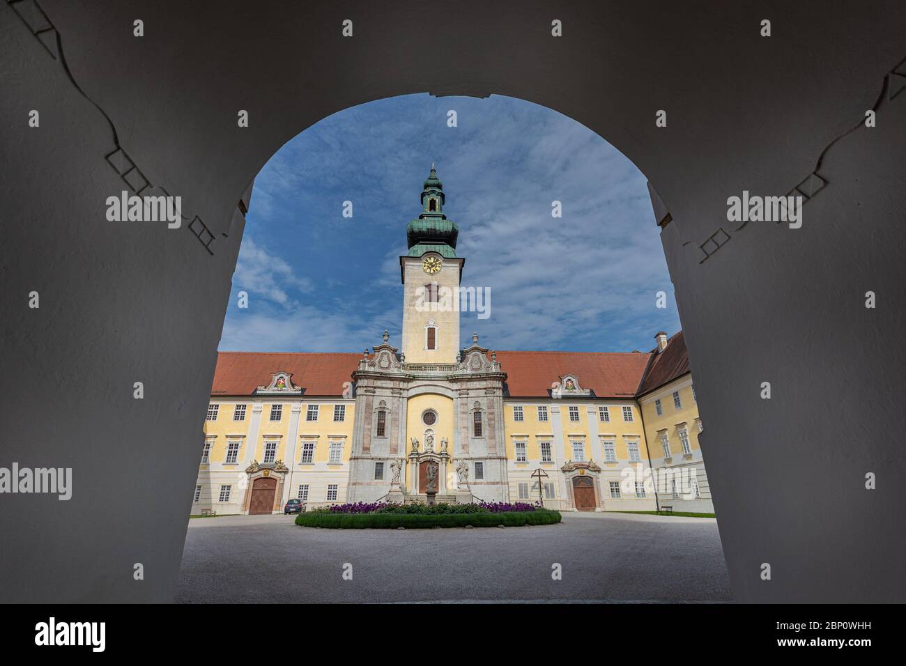 Das Stift Seitenstetten ist ein Benediktinerkloster in Seitenstetten im Mostviertel von Niederösterreich. Stockfoto