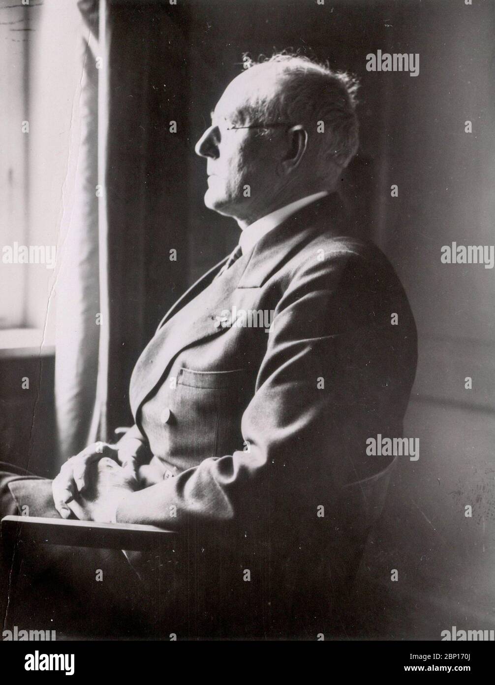 Paul Schultze-Naumburg war deutscher Architekt, Maler, Publizist und Politiker. Er trat der NSDAP 1930 bei und war ein wichtiger Verfechter der Nazi-Architektur und ein führender Kritiker der modernen Architektur. Heinrich Hoffmann fotografiert 1933 Adolf Hitlers offizieller Fotograf und Nazi-Politiker und Verleger, der Mitglied des intime Kreises Hitlers war. Stockfoto