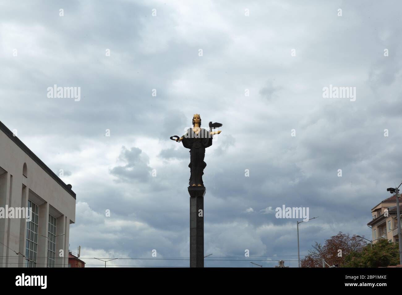 Sofia, Bulgarien - 9. Oktober 2017: Statue von Sveta Sofia von einem bewölkten Tag Stockfoto