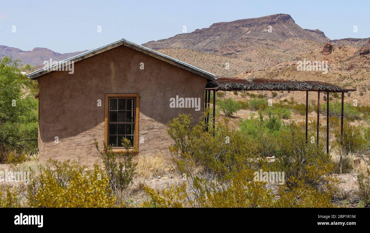 Adobe-Struktur einst zur Unterstützung der Landwirtschaft in der Castolon-Gegend des Big Bend National Park, Texas verwendet Stockfoto