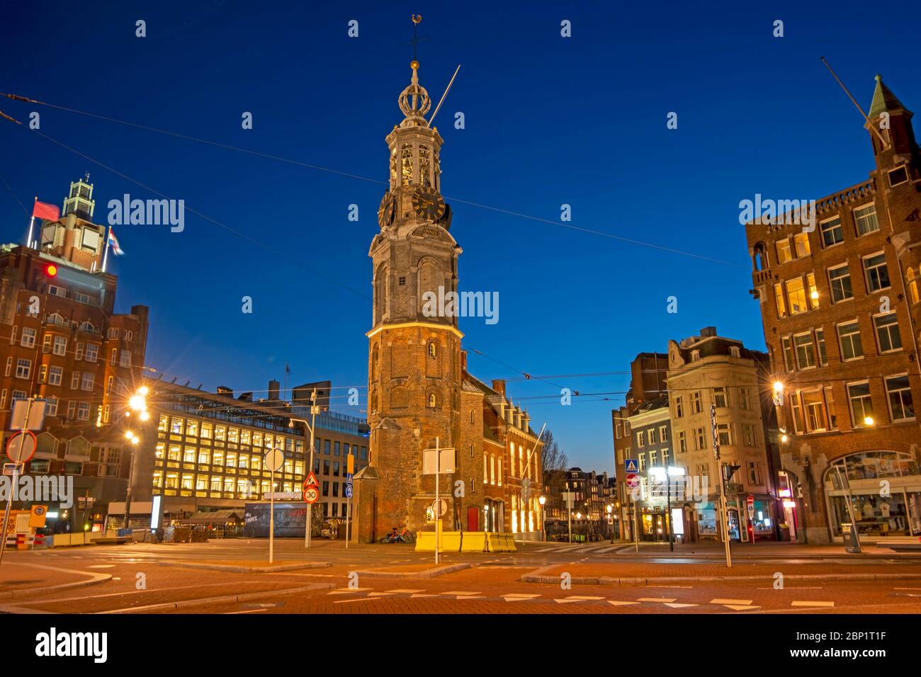 Der Munt Turm in Amsterdam die Niederlande bei Sonnenuntergang Stockfoto