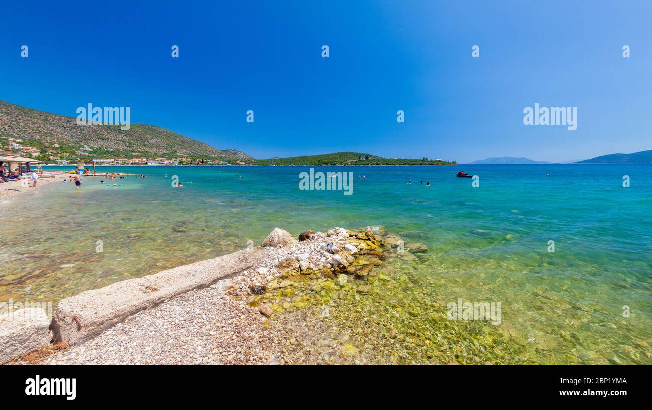 Strand von Korfos, in der Region Korinthia, in der Nähe von Epidavros, Peloponnes, Griechenland, Europa. Stockfoto