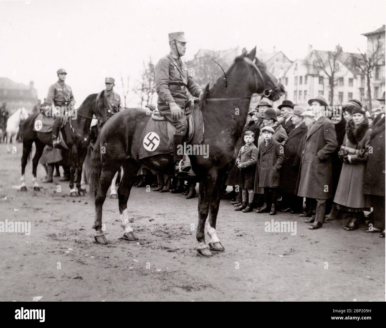 Einsatz der SA Sturmabteilung Heinrich Hoffmann fotografiert 1933 Adolf Hitlers offizieller Fotograf und Nazi-Politiker und Verleger, der Mitglied des intime Kreises Hitlers war. Stockfoto