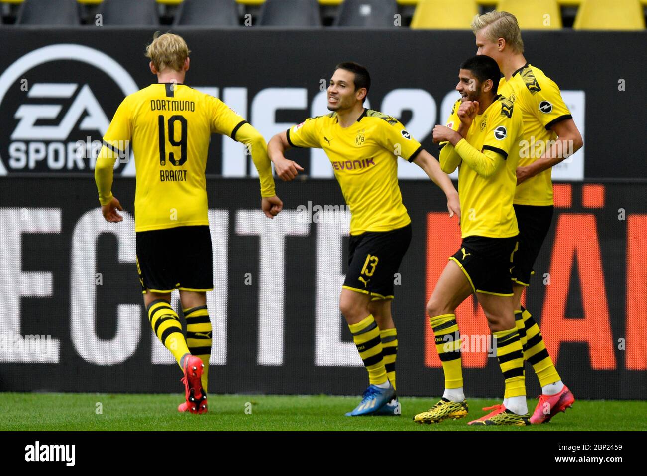 Julian Brandt Borussia Dortmund Stockfotos und -bilder Kaufen - Alamy