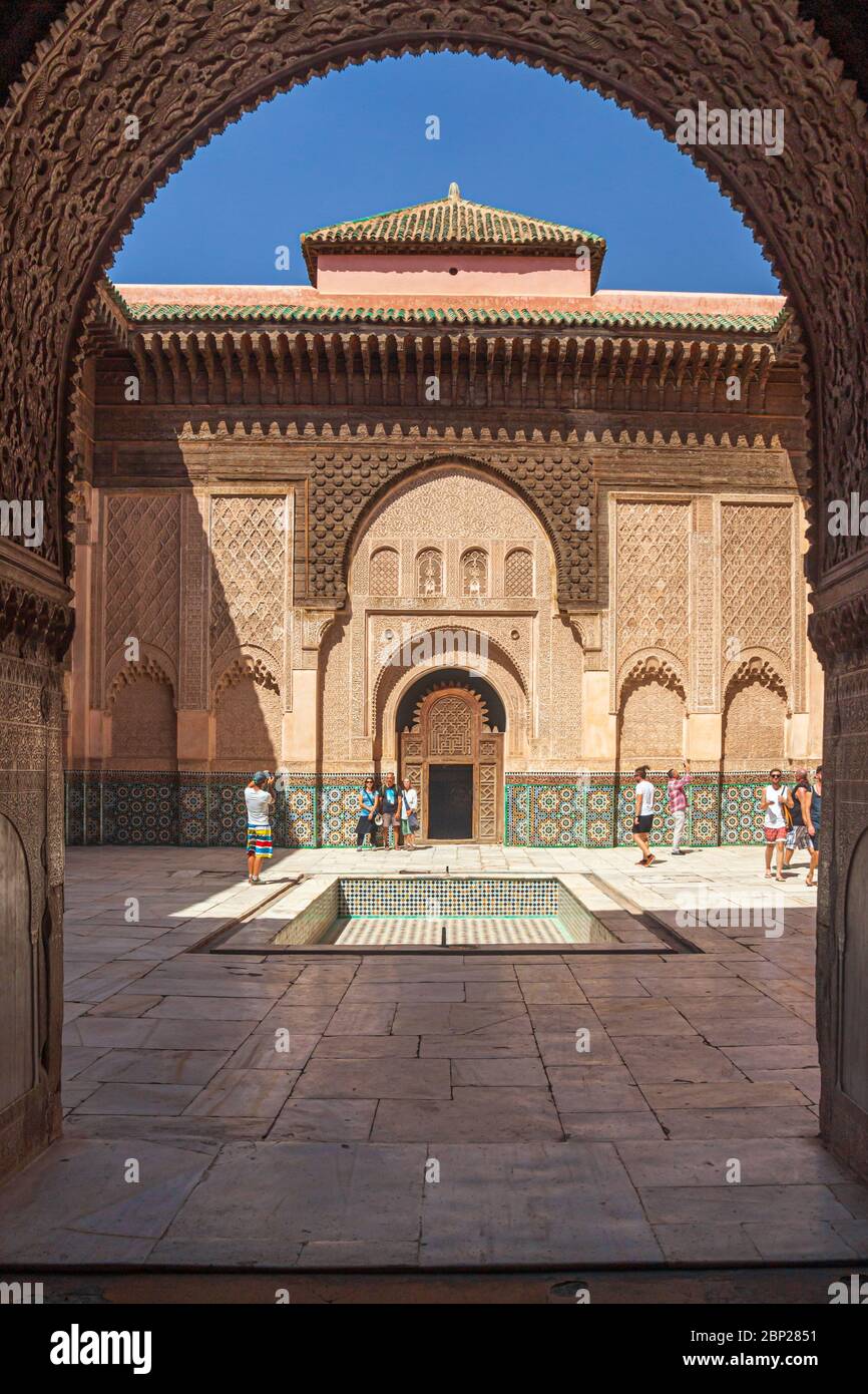 Die Ben Youssef Madrasa ist eine islamische Madrasa in Marrakesch, Marokko Stockfoto