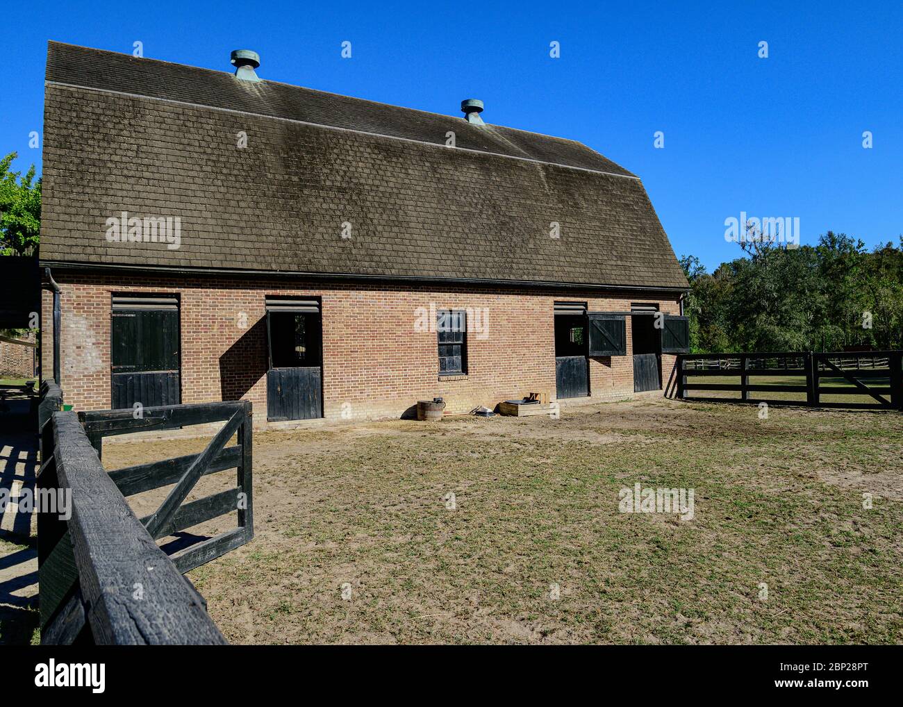 Stableyard und Stables in Middleton Place Plantation in der Nähe von Charleston, South Carolina. Stockfoto