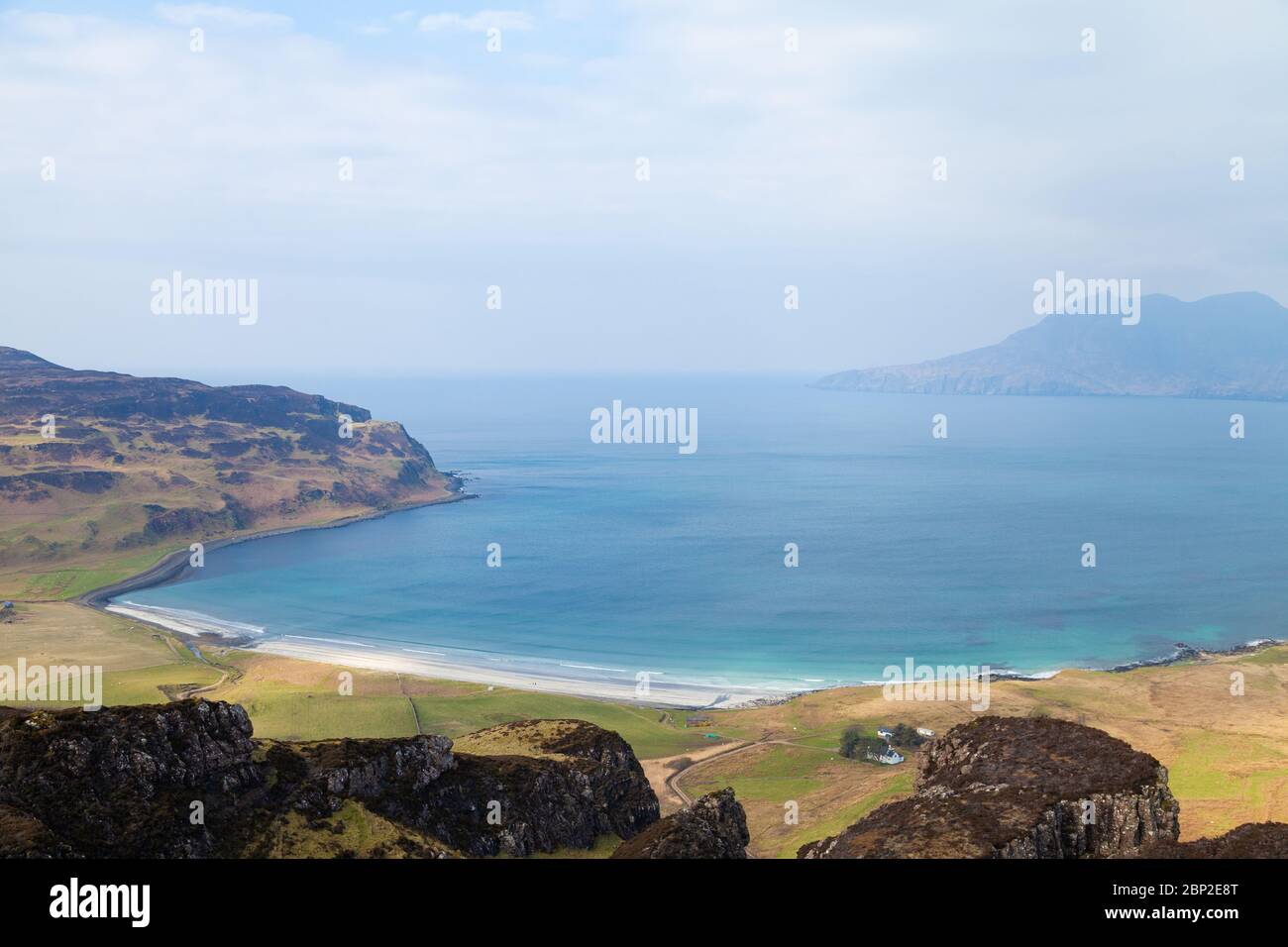 Die Bucht von Laig vom Hügel Sgorr an Fharaidh Eigg Schottland Stockfoto