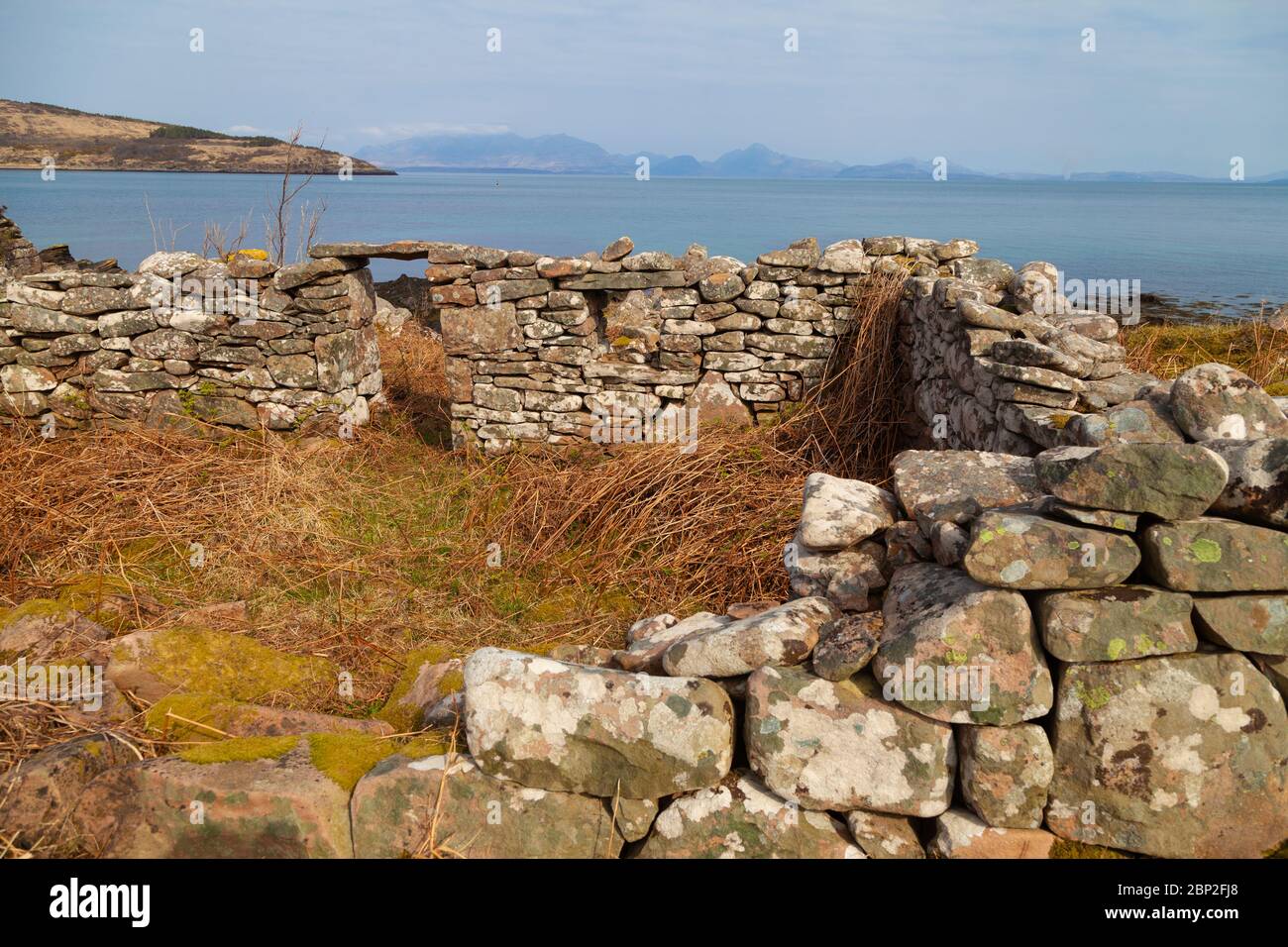 Port-na Caranean eine verlassene Siedlung am Südufer von Loch Scresort an der Ostküste von Rum in den Inneren Hebriden Stockfoto