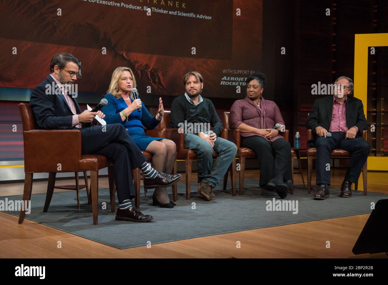 Am 5. November 2018 nahm Ellen Stofan, Direktorin des Smithsonian National Air and Space Museum, an einer Podiumsdiskussion im Hauptquartier der National Geographic Society in Washington Teil, nach einer Vorführung der Kurzfilme des Project Mars Competition und der Mars-Serie. Stockfoto