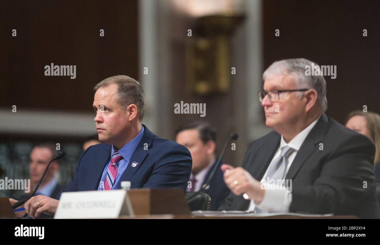 NASA-Administrator Jim Bridenstine und Kevin O’Connell, Direktor des Office of Space Commerce, nehmen an einer Anhörung des Senats mit dem Titel „The New Space Race: Assurance U.S. Global Leadership on the Final Frontier“ Teil, die am 13. März 2019 im Dirksen Senate Office Building in Washington, D.C. stattfand Stockfoto