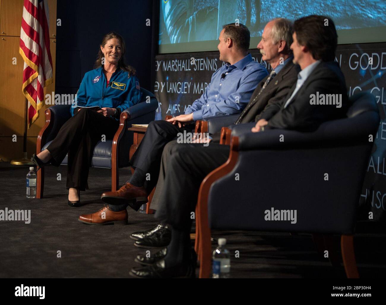 Am 29. April 2019 moderierten die NASA-Astronauten Tracy Caldwell Dyson und Jim Bridenstine zusammen mit den NASA-Beamten Bill Gerstenmaier und Steve Clarke eine Diskussion bei der Future of Space MINT-Veranstaltung, bei der Studenten mit Astronauten auf der ISS interagierten. Stockfoto