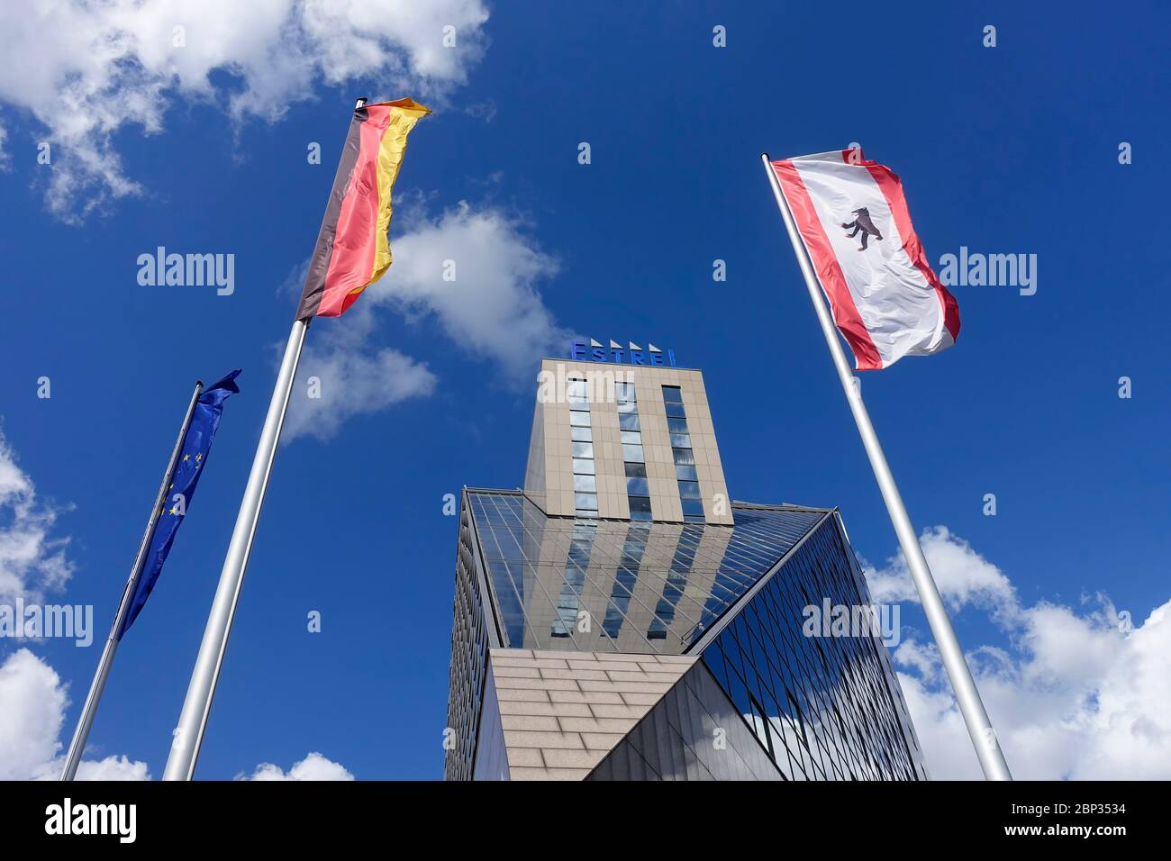 Das Estrel Berlin ist Europas größter Kongress-, Unterhaltungs- und Hotelkomplex und mit seinen 1125 Zimmern das größte Hotel Deutschlands Stockfoto
