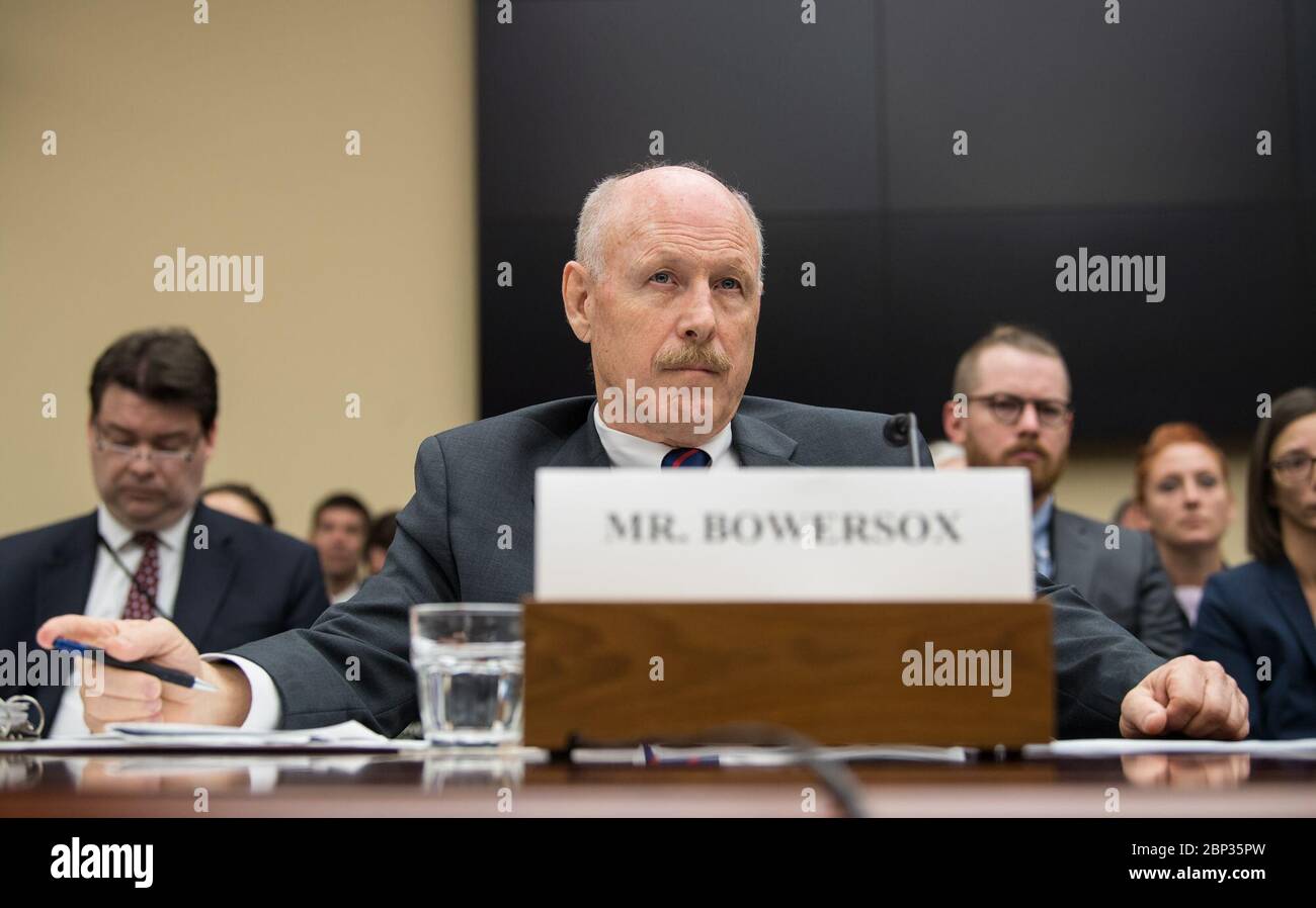 House Hearing on Deep Space Exploration der amtierende NASA-Associate Administrator für Human Exploration and Operations, Ken Bowersox, bezeugt während einer Anhörung des House Science, Space, and Technology Committee mit dem Titel: “Developing Core Capabilities for Deep Space Exploration: An Update on NASA's SLS, Orion, and Exploration Ground Systems," Mittwoch, 18. September 2019 im Rayburn House Office Building in Washington. Stockfoto