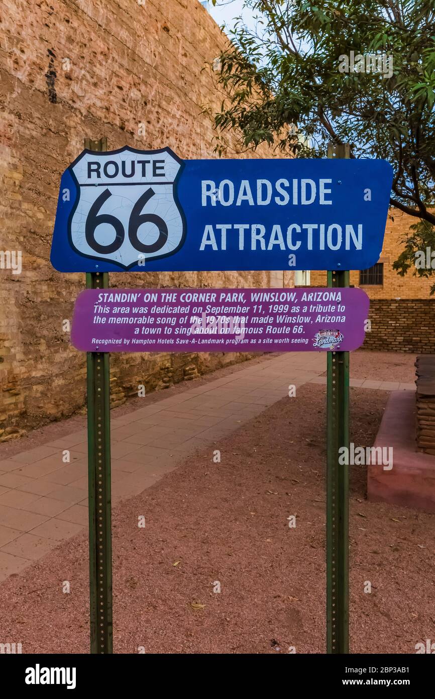 Es liegt am Corner Park und an der Kreuzung von Old Highway 66 und North Kinsley Avenue in Winslow, Arizona, einer Gegend, die durch die Eagles berühmt wurde Stockfoto