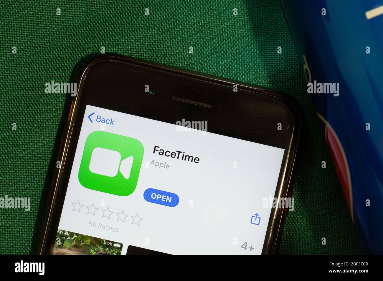 New York, USA - 15. Mai 2020: FaceTime-Logo für mobile Apps auf dem Handy-Bildschirm, Nahaufnahme-Symbol, illustrative Editorial Stockfoto