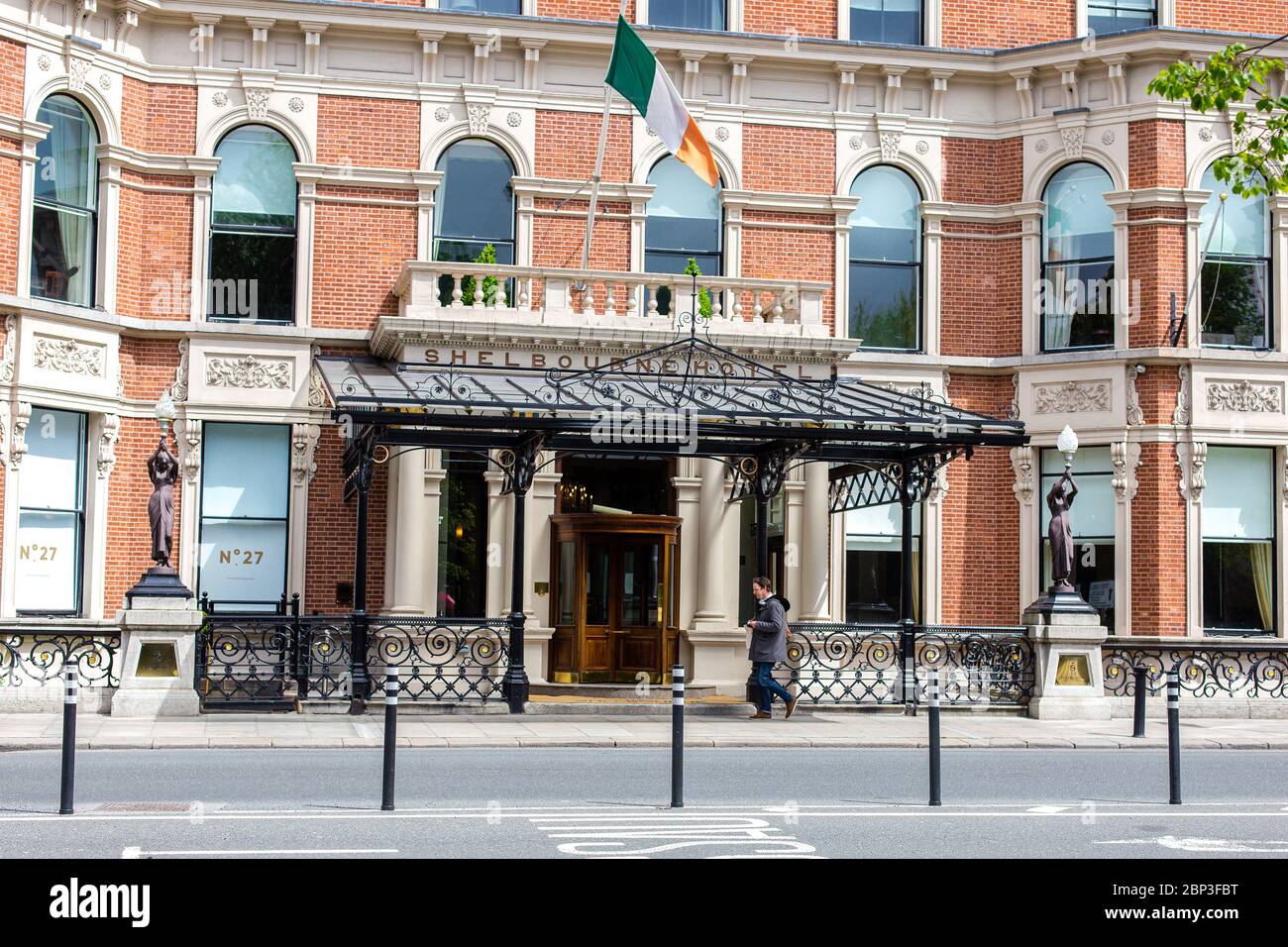 Fassade des Shelbourne Hotels auf St. Stephans Green, Dublin City Centre während Covid-19 Pandemiesperre. Dublin Irland, 2020 Stockfoto