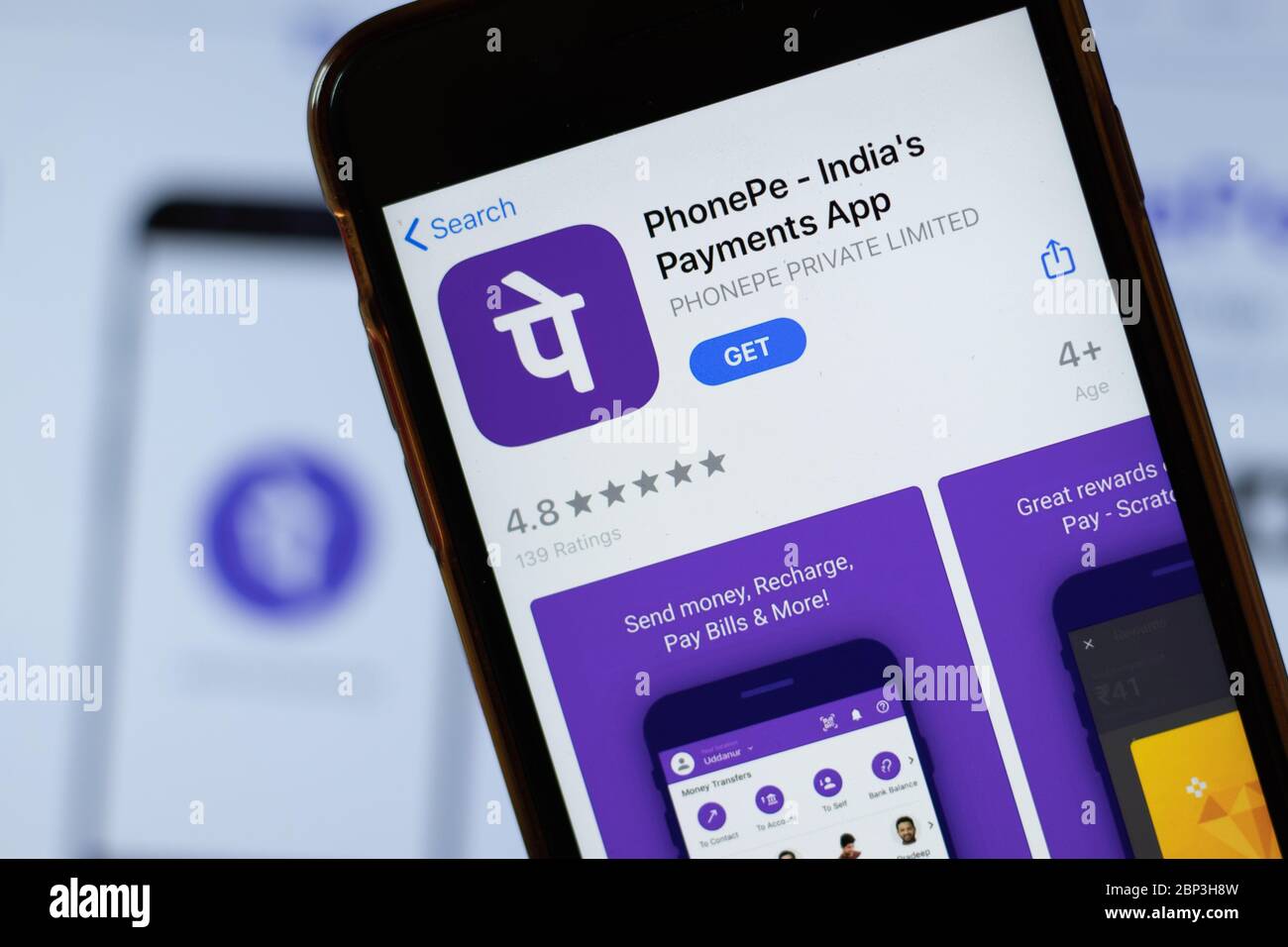 New York, USA - 15. Mai 2020: PhonePe Mobile App Logo auf dem Handy-Bildschirm, Nahaufnahme-Symbol, illustrative Editorial Stockfoto