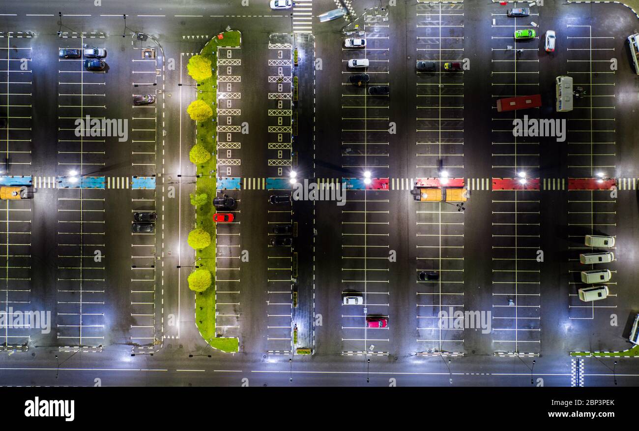 Parkplatz Bei Nacht Luftaussicht Stockfoto