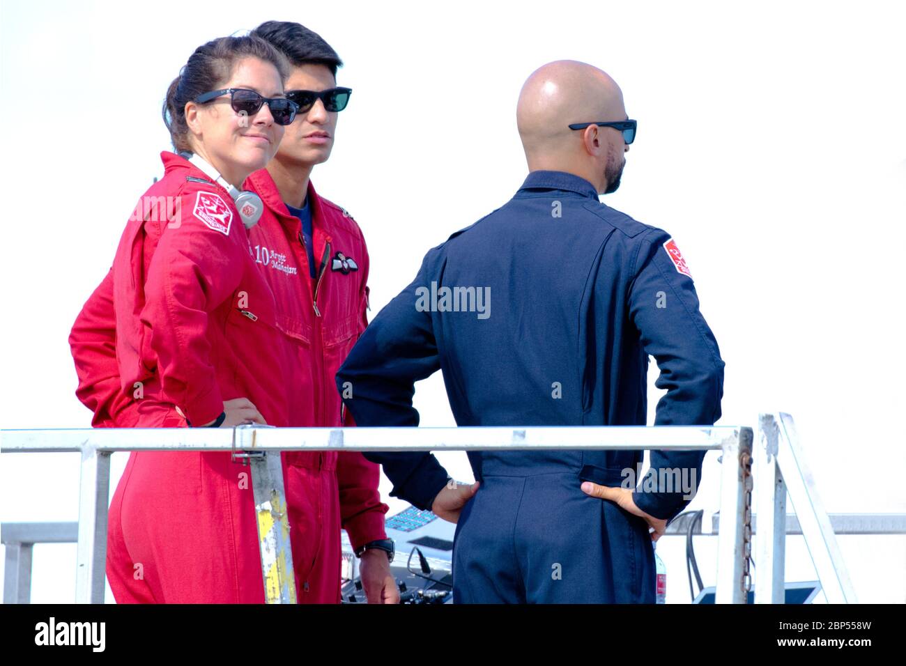 Captain Jennifer Casey und andere Mitarbeiter während der Airshow London im September 2019 Performance der Royal Canadian Air Force Snowbirds. Stockfoto