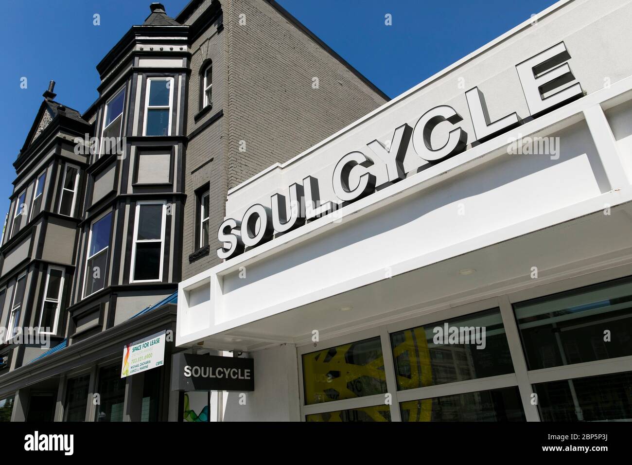 Ein Logo-Schild vor einem SoulCycle-Standort in Washington, D.C. am 12. Mai 2020. Stockfoto