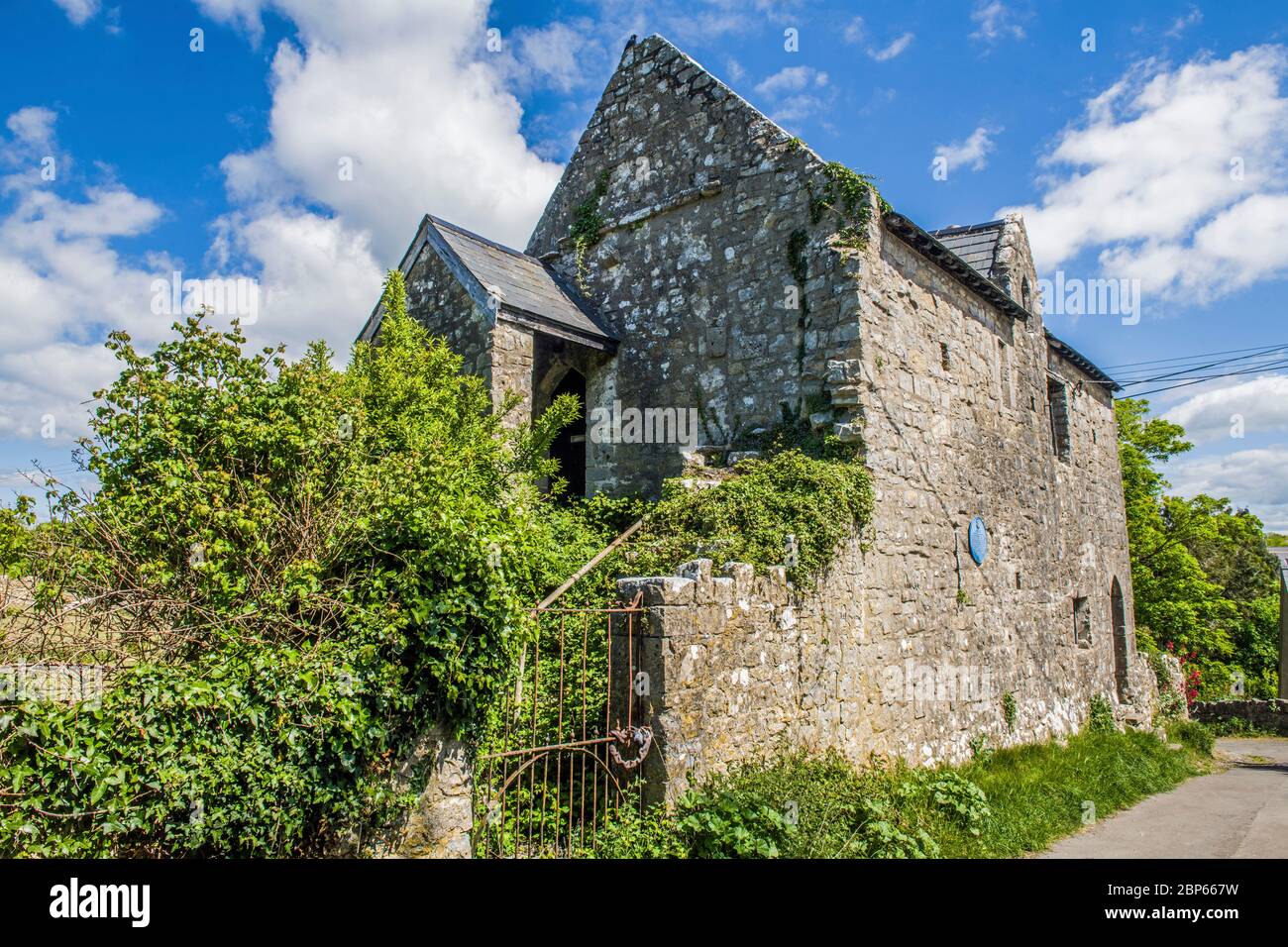 Das Torehouse in Llantwit Major im Vale of Glamorgan, Südwales. Es wird angenommen, dass es im 13. Jahrhundert als grange gebaut wurde. Stockfoto