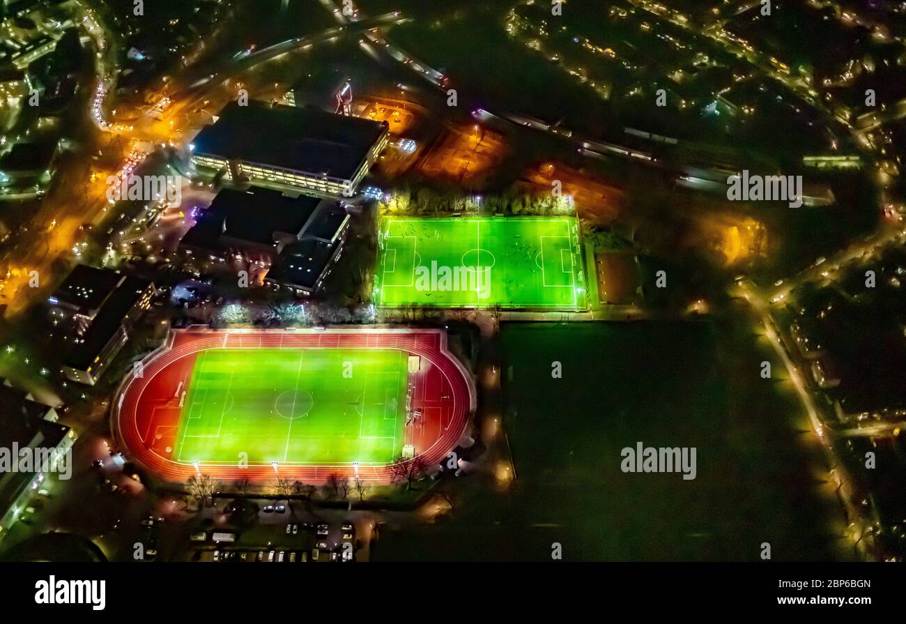 Luftaufnahme Nachtflug über Bochum, Fußballfelder am Stadionring, Fußballplatz, Trainingsgelände VfL-Bochum, Bochum, Ruhrgebiet, Deutschland Stockfoto