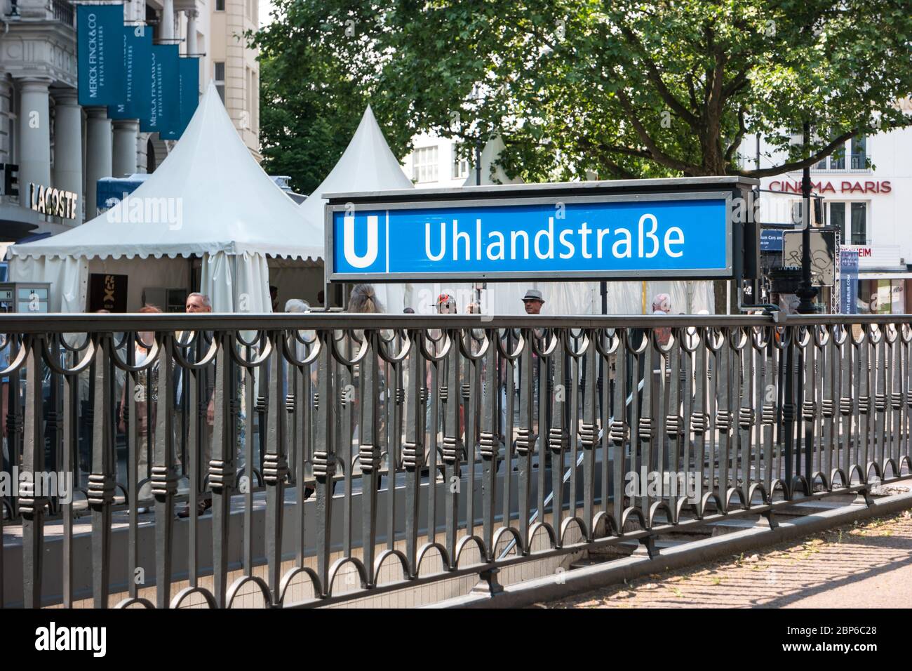 BERLIN - Juni 05, 2016: städtische U-Bahn Station im Zentrum der Stadt (U-Bahn) - Ulandstrasse. Stockfoto