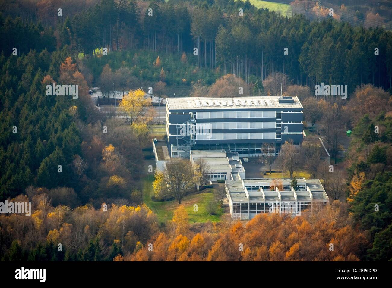 Luftaufnahme, Berufsschule Eugen-Schmalenbach, Berufsschule, Heesfeld, Halver, Sauerland, Nordrhein-Westfalen, Deutschland Stockfoto