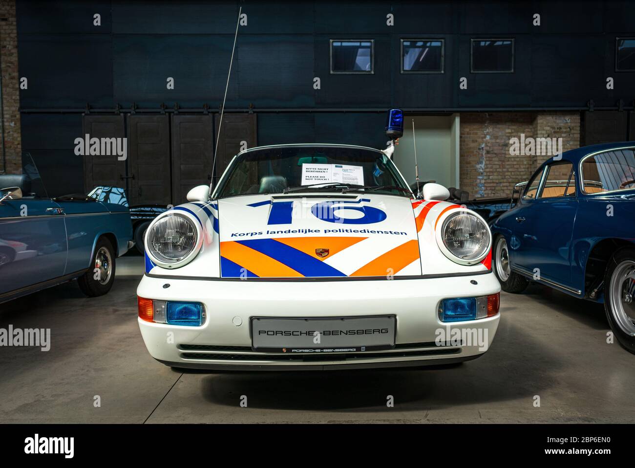 BERLIN - Mai 11, 2019: Polizei Auto Porsche 964 C2 Cabrio, 1993 (Niederländische Polizei Fahrzeug mit Polizei Zubehör). 32Th Berlin-Brandenburg Oldtimer Tag. Stockfoto