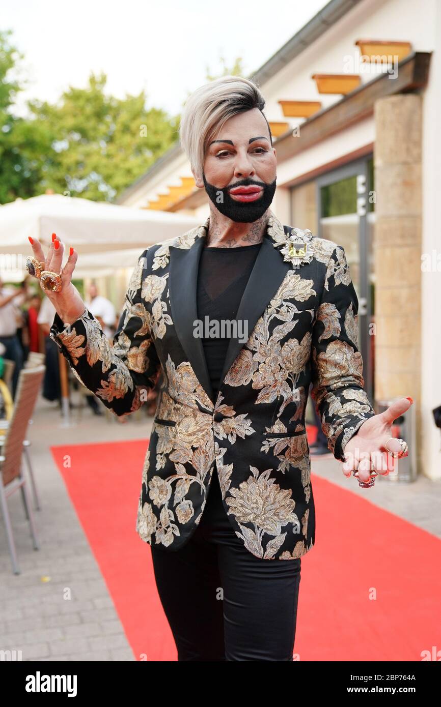 Eroeffnung 'Cafe PompÃ¶Ã¶s' mit Harald GlÃ¶Ã¶ckler in Bad Dürkheim Stockfoto