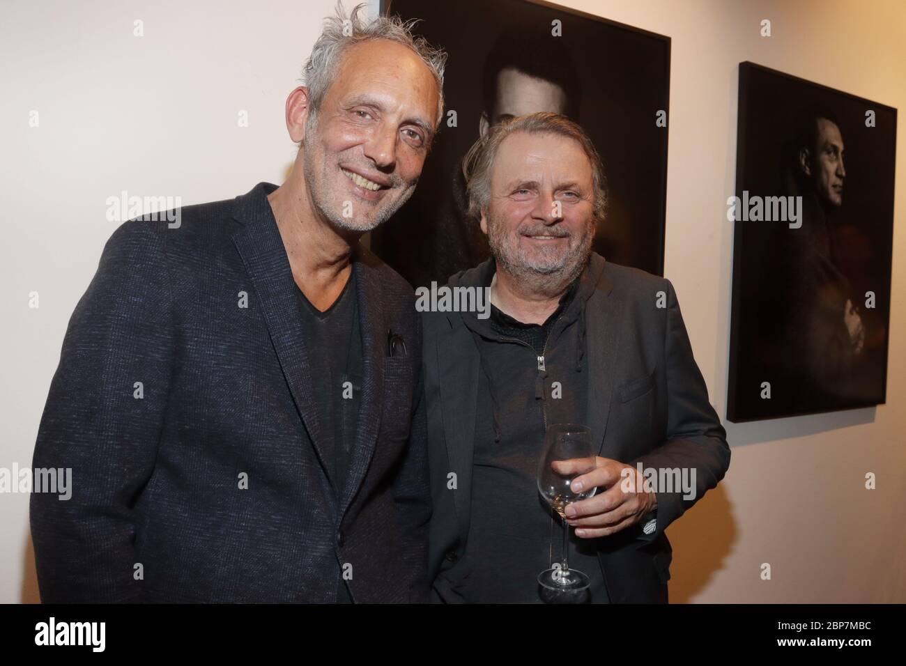 Bob Leinders,Michael Poliza,Vernissage Bob Leinders 'COVERED II',Galerie Roschlaub,Hamburg,05.12.2019 Stockfoto
