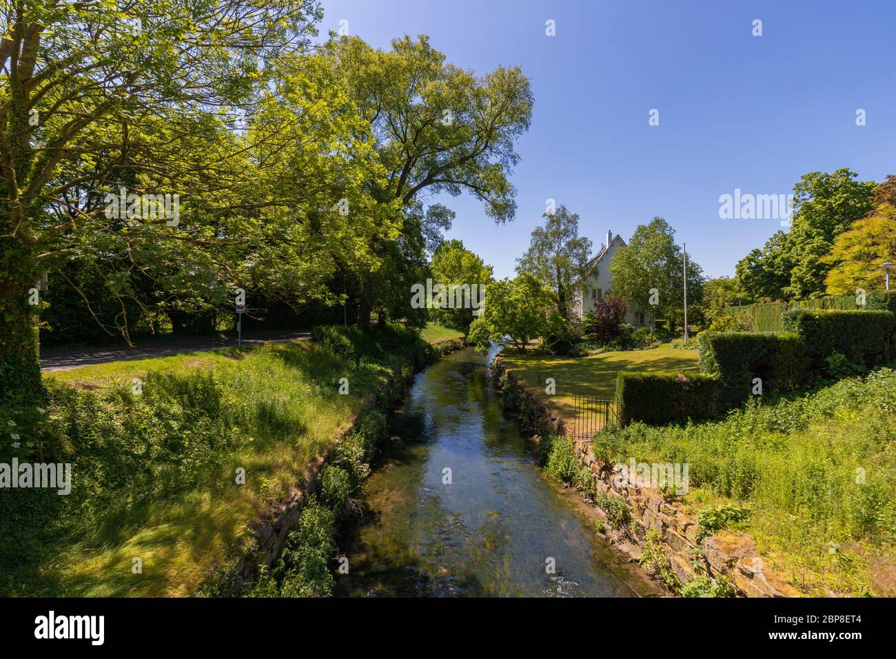 Linker Nebenfluss Des Po 4 Buchstaben Quelle der maas -Fotos und -Bildmaterial in hoher Auflösung – Alamy
