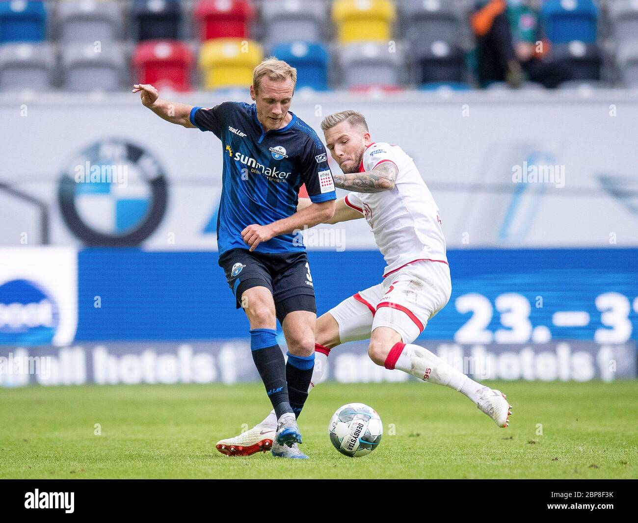 Ben Zolinski l. (PB) in Duellen gegen Andre Hoffmann (D), Action, Fußball 1. Bundesliga, 26. Spieltag, Fortuna Düsseldorf (D) - SC Paderborn 07 (PB) 0: 0, am 16. Mai 2020 in Düsseldorf/Deutschland. Foto: Moritz Mvºller/Pool via FOTOAGENTUR SVEN SIMON nur für journalistische Zwecke! Nur für redaktionelle Verwendung! ## Gemvssvu die Anforderungen der DFL Deutsche Fuvuball Liga, ist es verboten, zu verwenden oder haben im Stadion und / oder Fotos aus dem Spiel in Form von Sequenz-Bilder und / oder Video-ähnliche Fotoserien aufgenommen. Die DFL-Bestimmungen verbieten die Verwendung von Fotos als Bildsequenzen und/oder Stockfoto