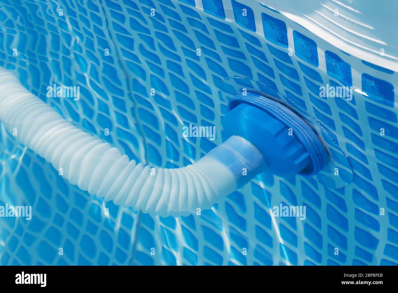 Pool-Ablaufrohr hautnah Stockfoto