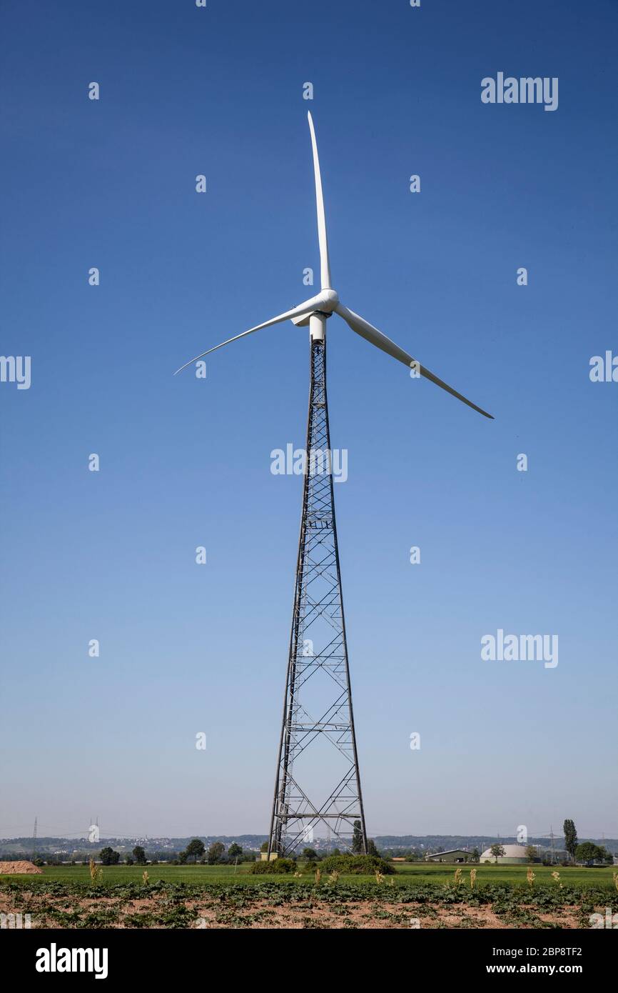 Windpark in Bornheim bei Bonn, Nordrhein-Westfalen, Deutschland. Windkraftanlage in Bornheim bei Bonn, Nordrhein-Westfalen, Deutschland. Stockfoto