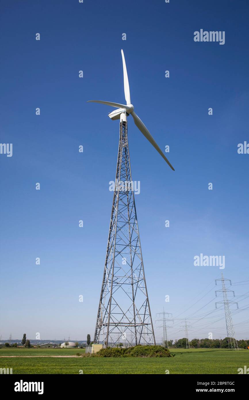 Windpark in Bornheim bei Bonn, Nordrhein-Westfalen, Deutschland. Windkraftanlage in Bornheim bei Bonn, Nordrhein-Westfalen, Deutschland. Stockfoto